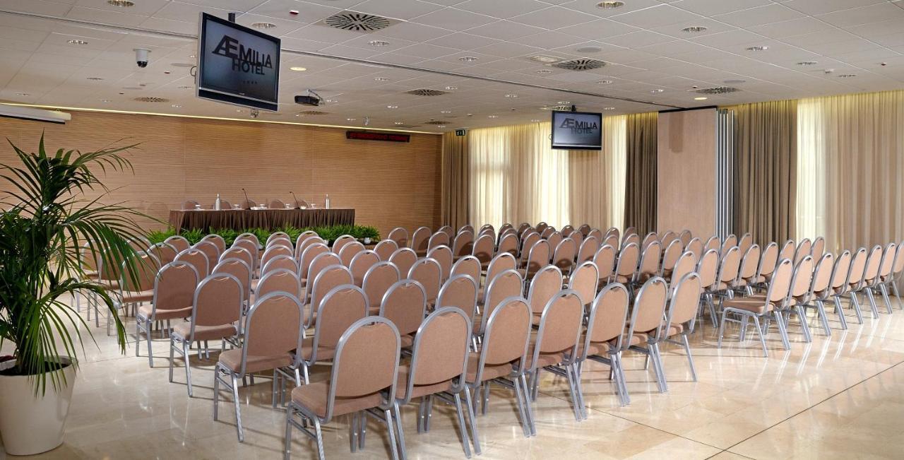 Aemilia Hotel Bologna Esterno foto