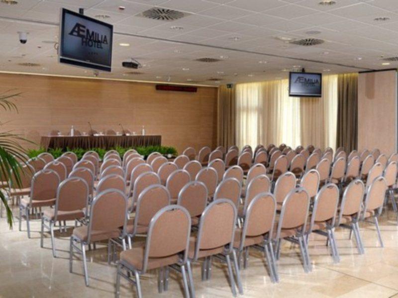 Aemilia Hotel Bologna Esterno foto