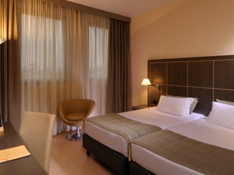Aemilia Hotel Bologna Esterno foto