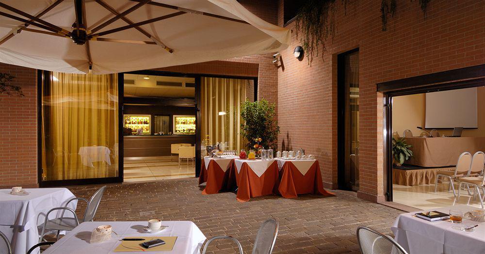 Aemilia Hotel Bologna Esterno foto