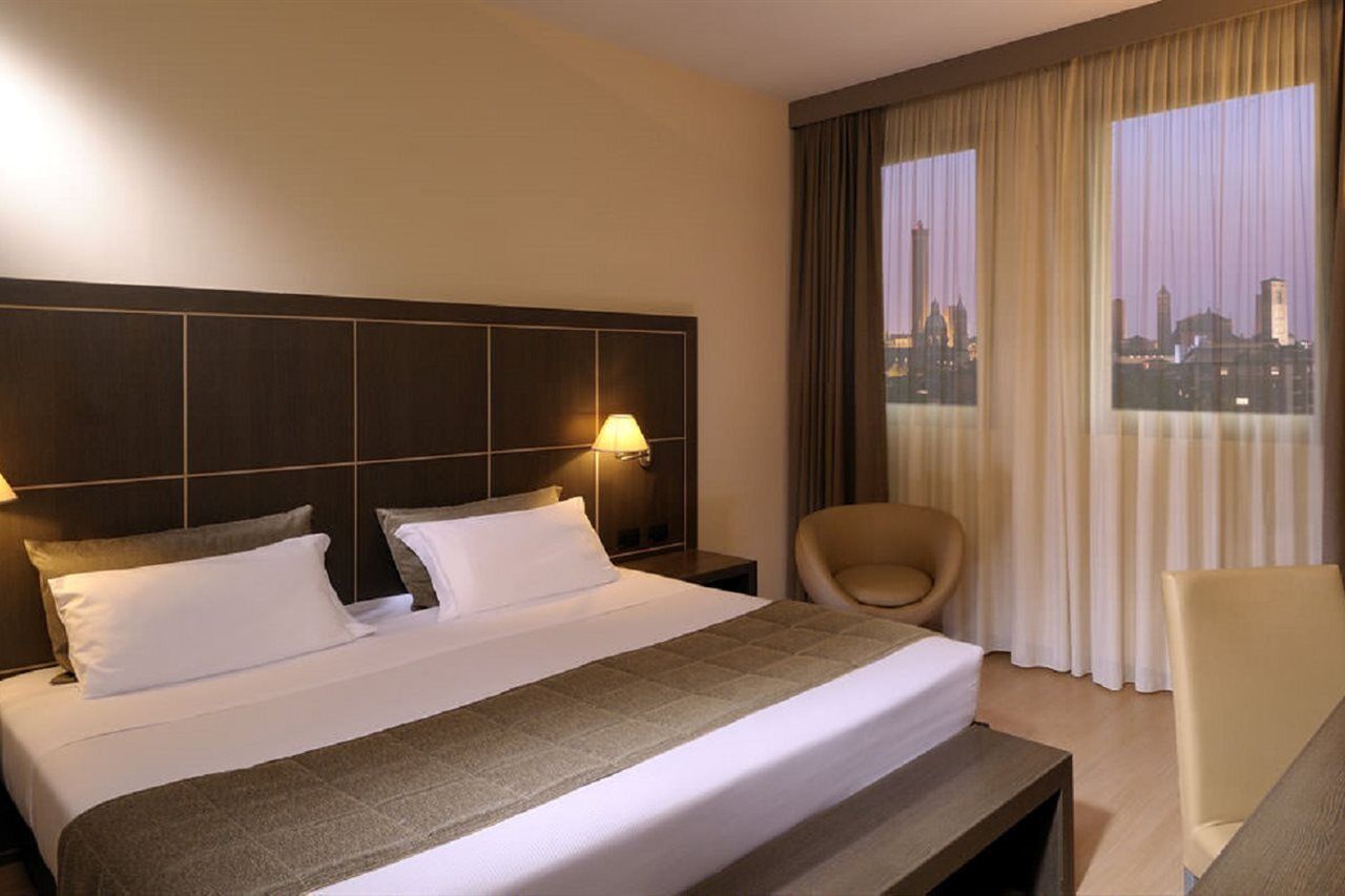 Aemilia Hotel Bologna Esterno foto
